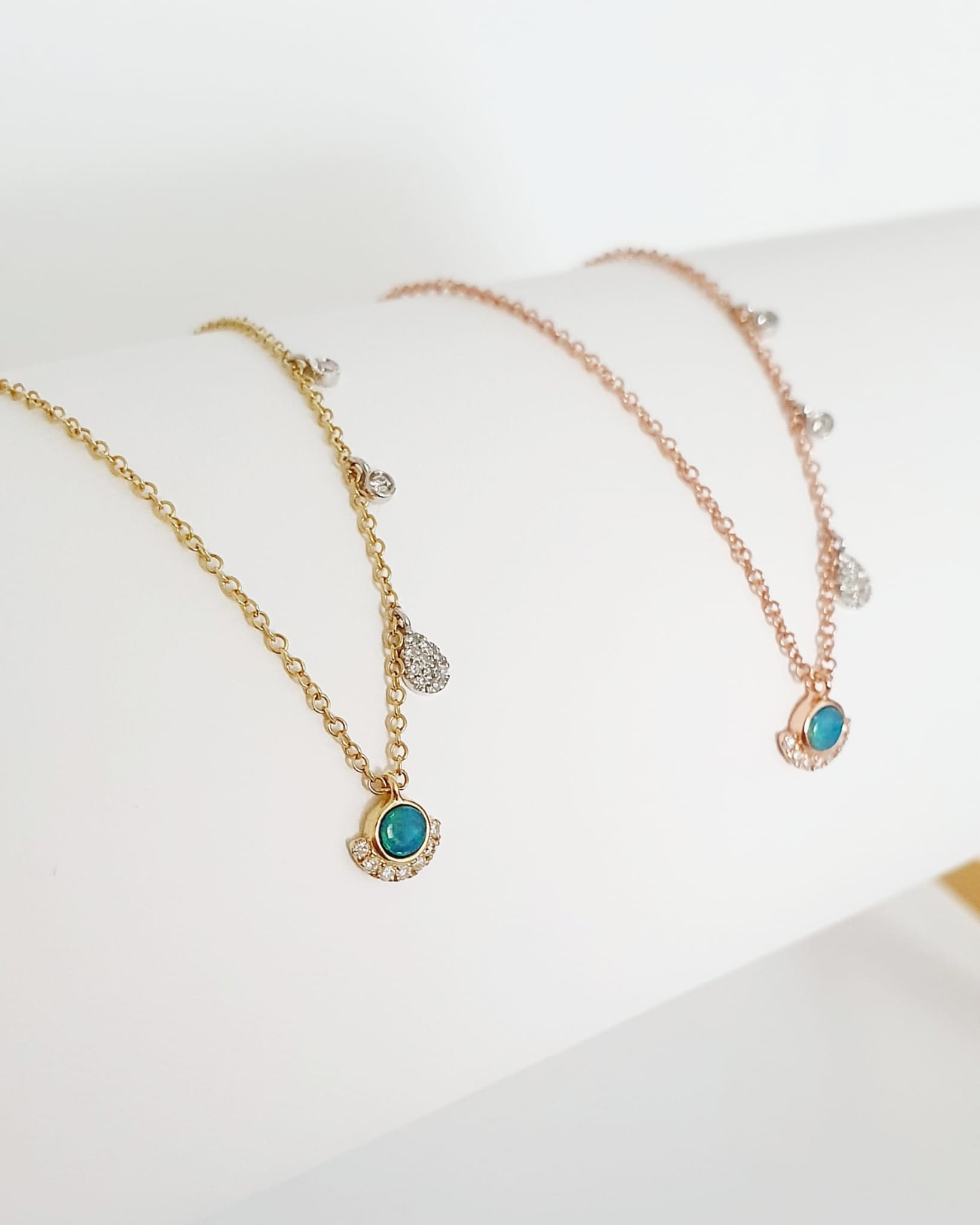 Náhrdelník Charm Opal s prírodnými diamantami 0,12 ct zlato 14kt