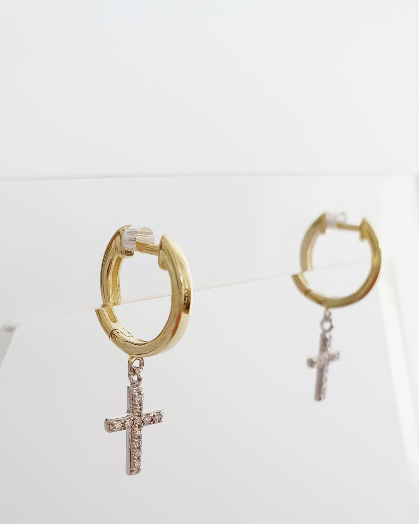 Náušnice s Krížikom a diamantami 0,07ct 14kt žlté zlato