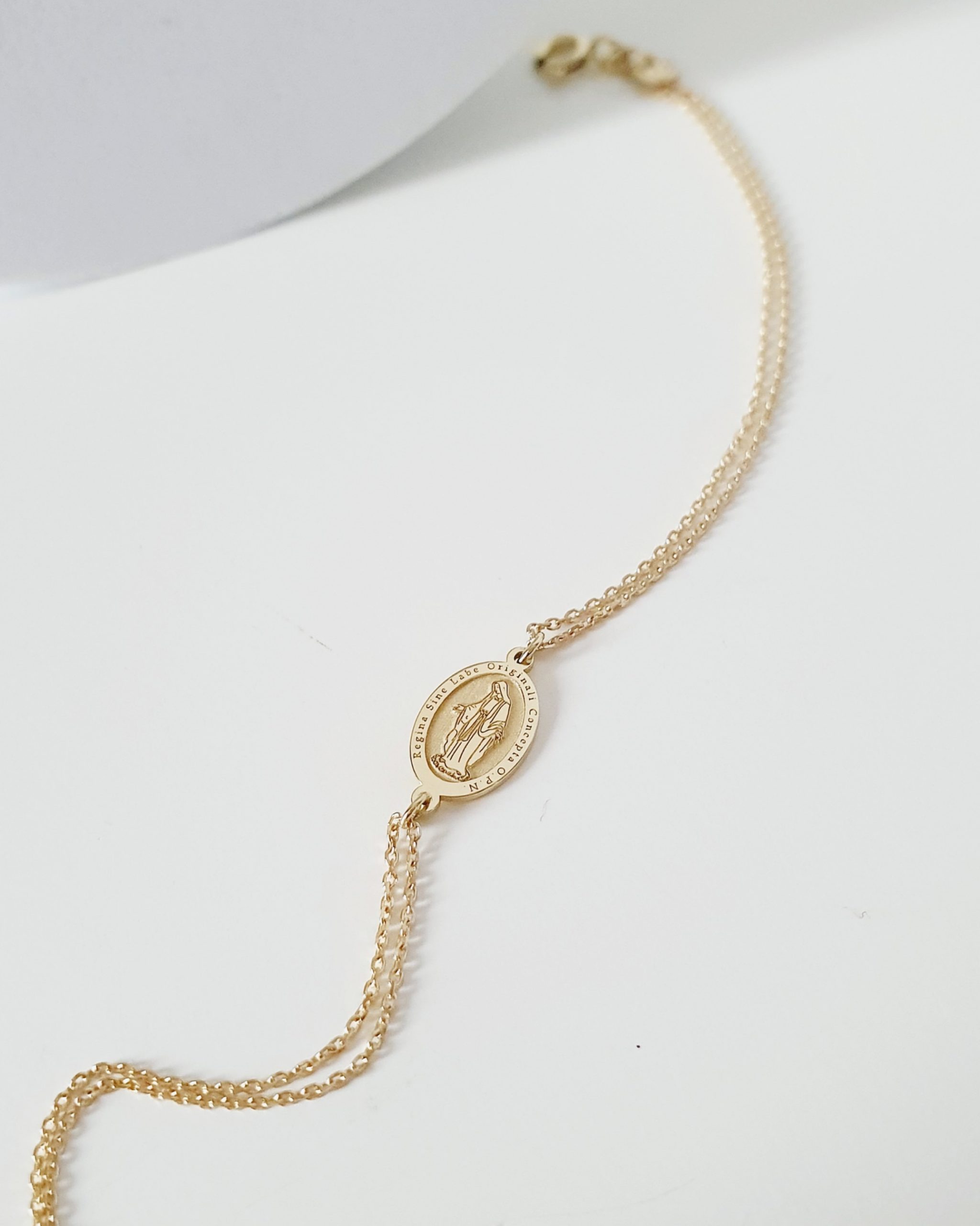 Retiazkový náramok Ochranný medailón Panna Mária