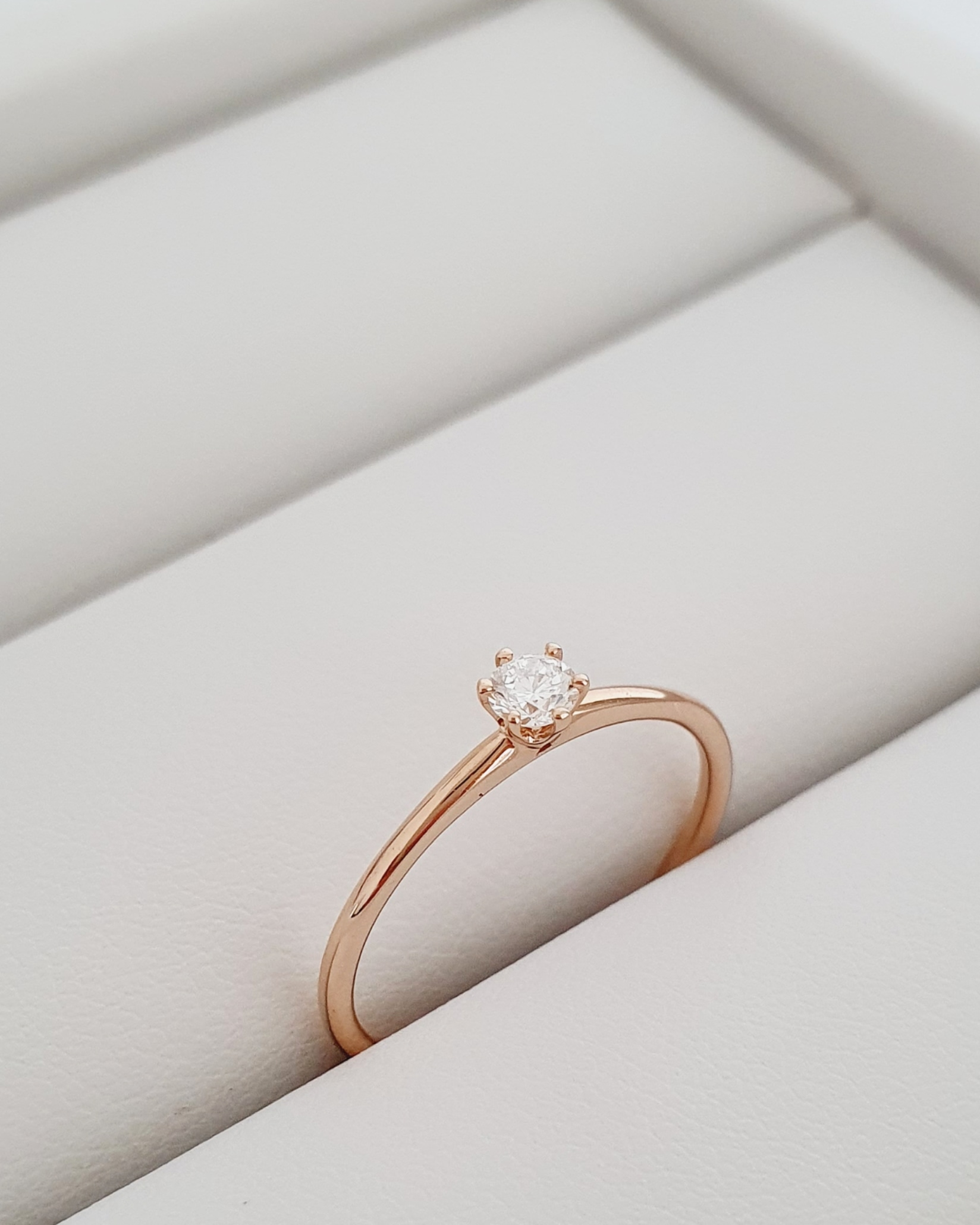 Prsteň Marry B345P 14kt zlato prírodný diamant 0,12 ct